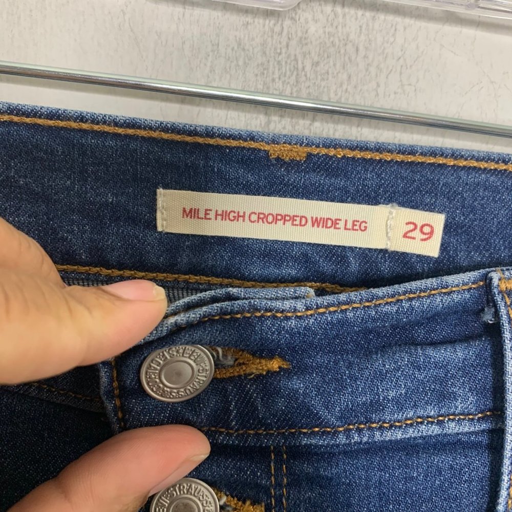 Levis Mile High Cropped Wide Leg Jeans Size 29 Blue Denim Buttonfly - Picture 8 of 10